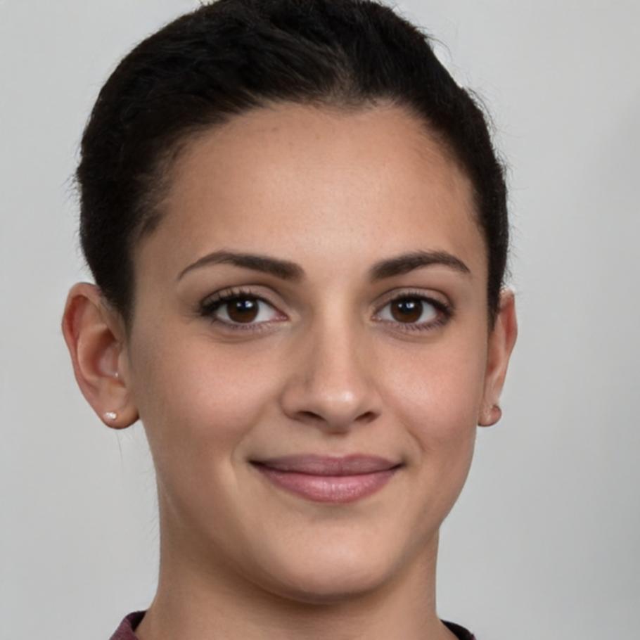 Portrait of Raven Ashford, financial communication expert